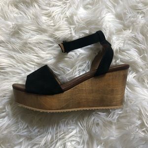 Aimee' Wooden Platform Wedge Sandal